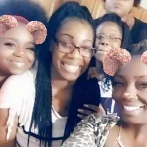 Meet your Posher, Ebony